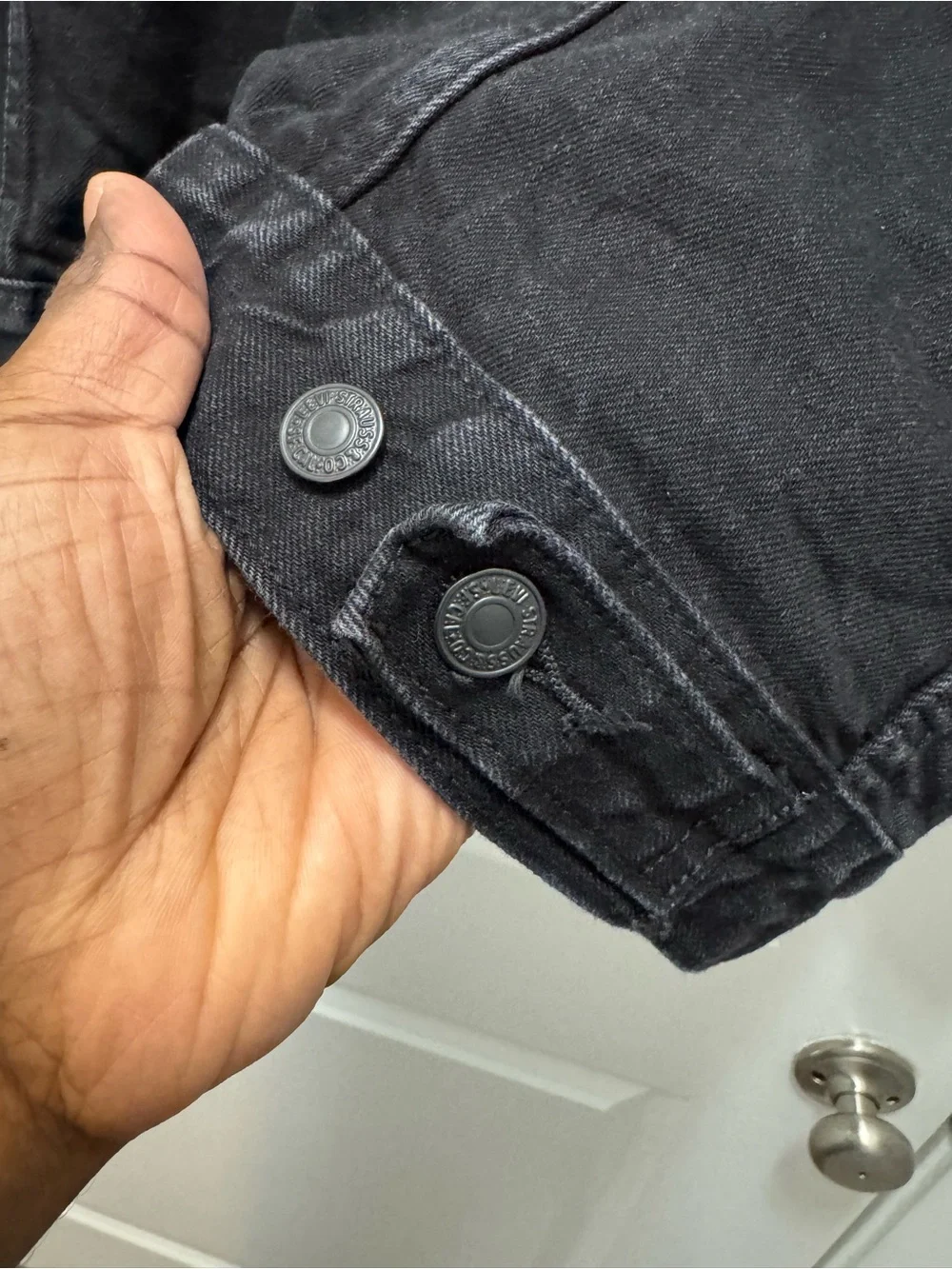 Levi’s Trucker Denim Black Jacket - Picture 10 of 11
